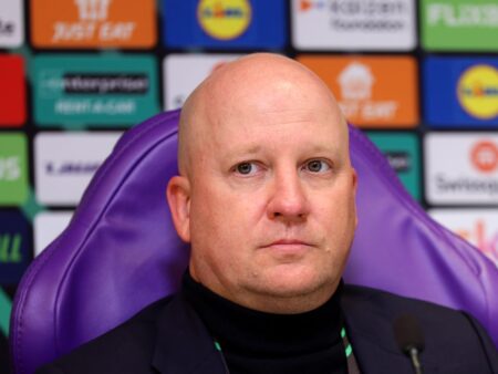 Antrenorul lui AEK a comentat șansele meciului cu Craiova și a făcut un anunț despre Răzvan Marin.