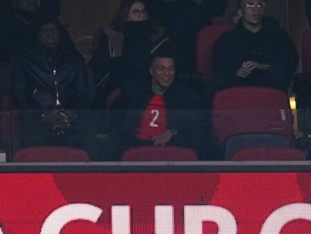 Ce gol a încasat dinamovistul Devis Epassy, sub privirile lui Kylian Mbappe, aflat în tribune!