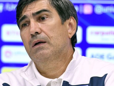 Pițurcă răspunde după ce Contra s-a lamentat că a fost neglijat de Chivu: „Dacă ar discuta cu toți…”