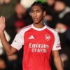 Cine este fundașul central de 16 ani care a făcut debutul la Arsenal în Liga Campionilor?
