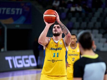 Ștefan Grasu, internațional român, dezvăluie de ce a optat pentru baschet în locul atletismului, domeniu în care au excelenți părinții săi.