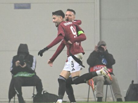 Coșmarul oltenilor! Albion Rrahmani a înfruntat Universitatea Craiova cu Sparta Praga.