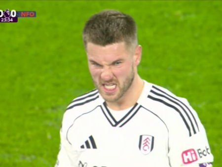 Imagini înfricoșătoare în Premier League! Și-a fracturat degetul, dar ce a urmat a șocat pe toată lumea